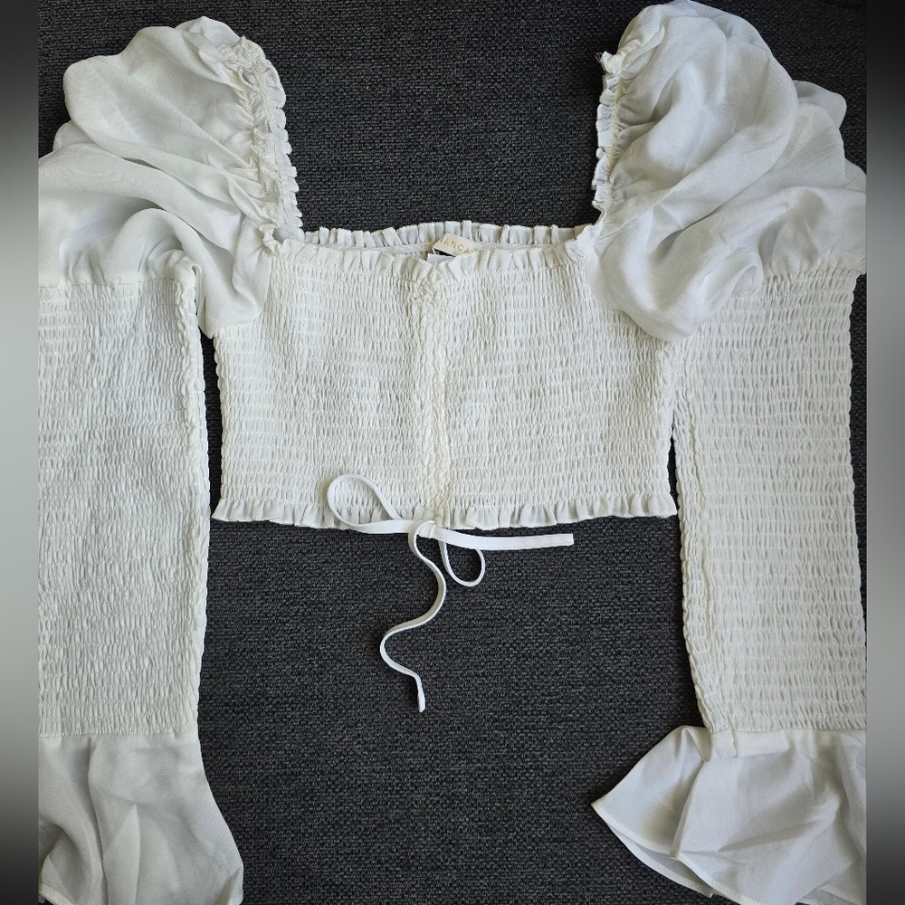 ✨️ White long sleeve Crop Top ✨️